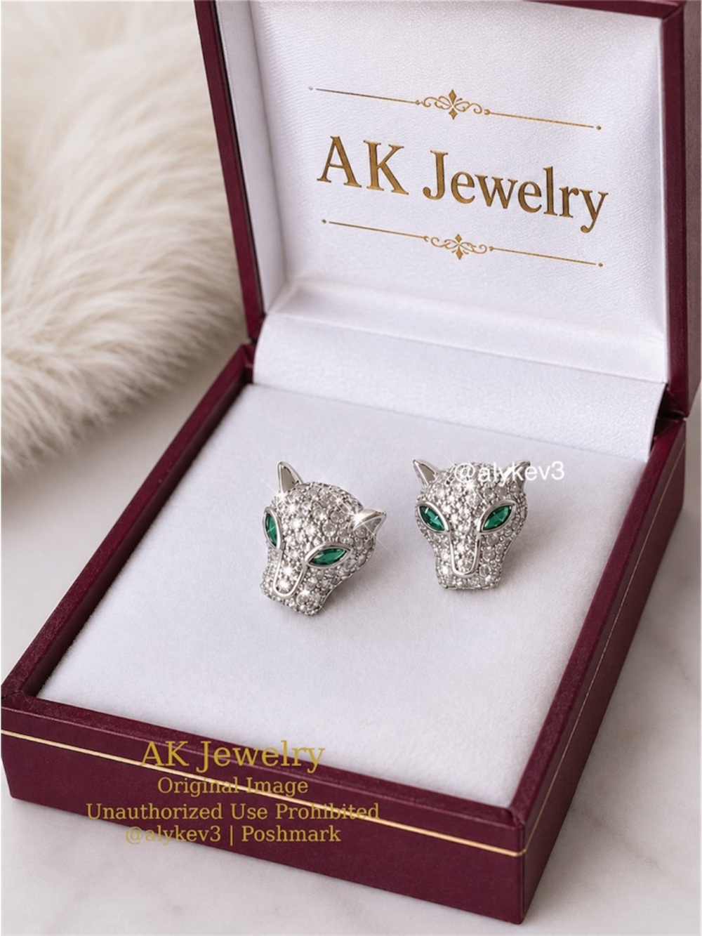 💎18k PANTHER White Gold Earrings, Pierced Pave Emerald Green Eyes